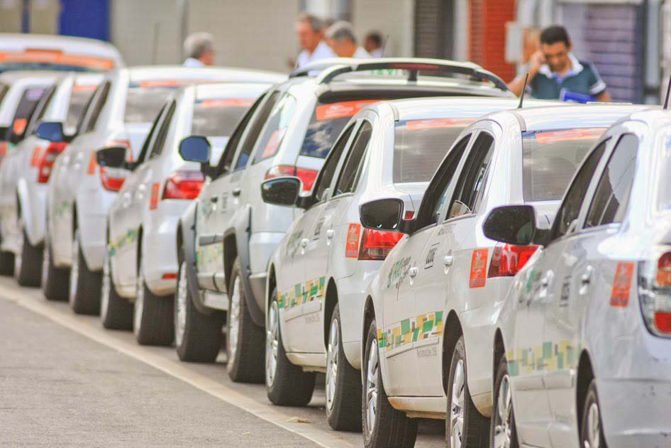 Tarifas e vantagens de táxi em Nova Serrana